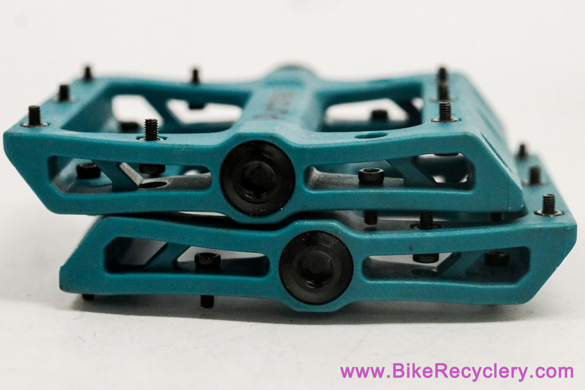 Puroma Flat Platform Pedals: BMX / DH / Freeride / Commuter - Turquoise - 9/16" (NEW)