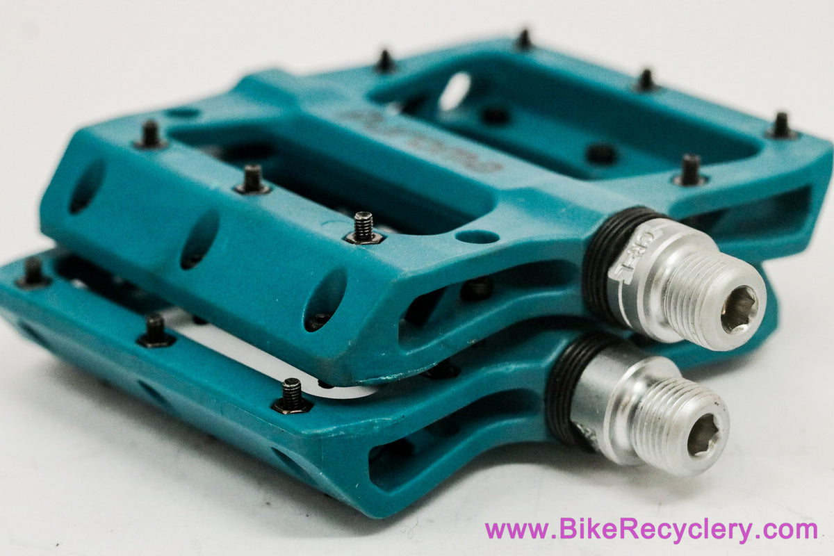 Puroma Flat Platform Pedals: BMX / DH / Freeride / Commuter - Turquoise - 9/16" (NEW)