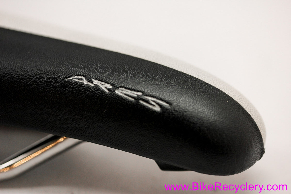 Fizik Ares Kium Saddle: Tri and TT - Black & White - Short Design (EXC+)