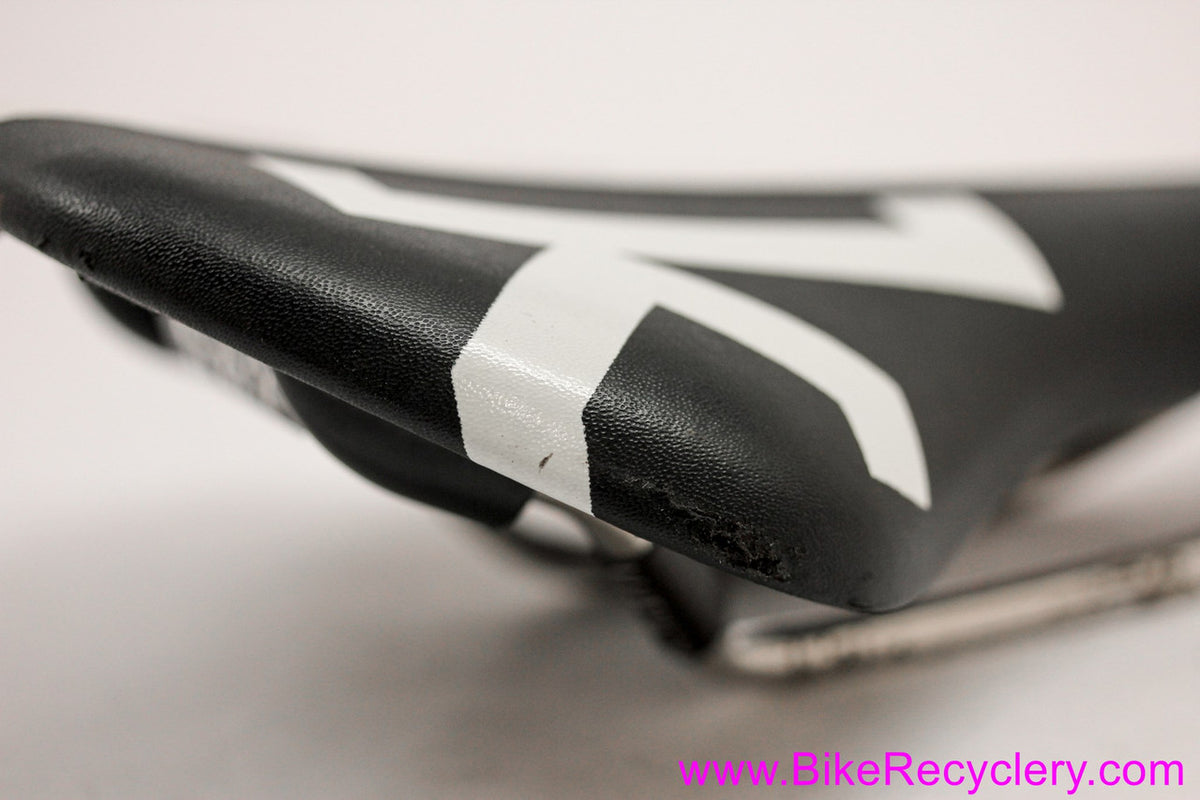 Fizik Ares Kium Saddle: Tri and TT - Black & White - Short Design (EXC+)