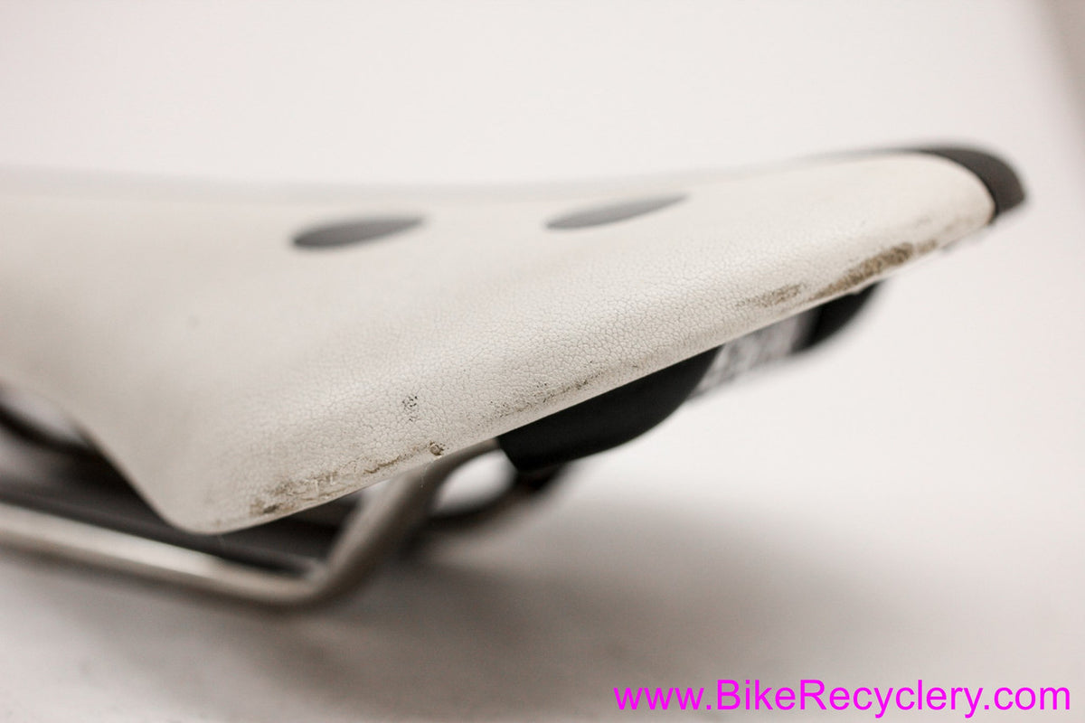 Fizik Ares Kium Saddle: Tri and TT - Black & White - Short Design (EXC+)