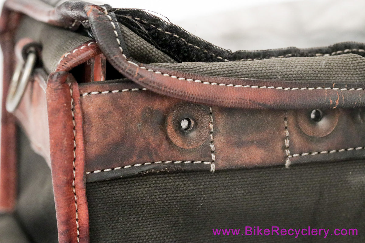 Gilles Berthoud GB2586 Handlebar Bag: Rain Cover (History & Patina)
