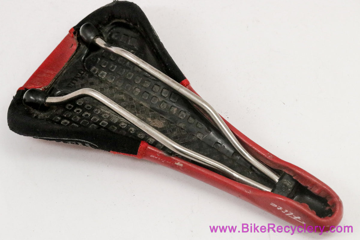 Selle Italia Flite Titanium Genuine Gel: Red Perforated Leather + Kevlar - 2000