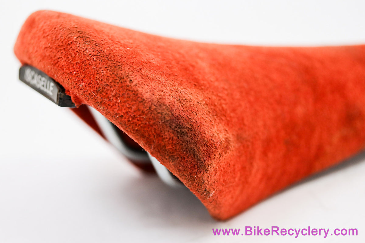 Iscaselle Tornado Saddle: Suede Leather - Red Orange Hippie Shag Rug (EXC)