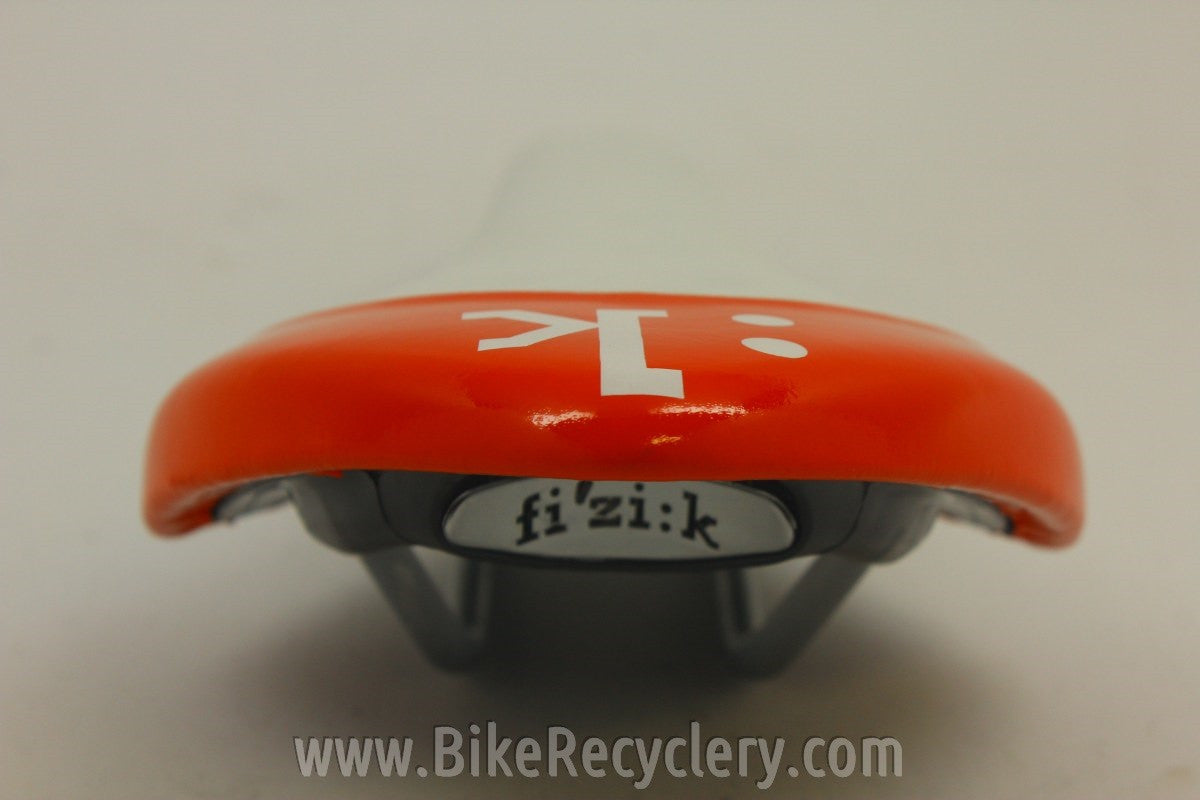 NEW Fizik Arione Tri 2 Saddle: White / Red