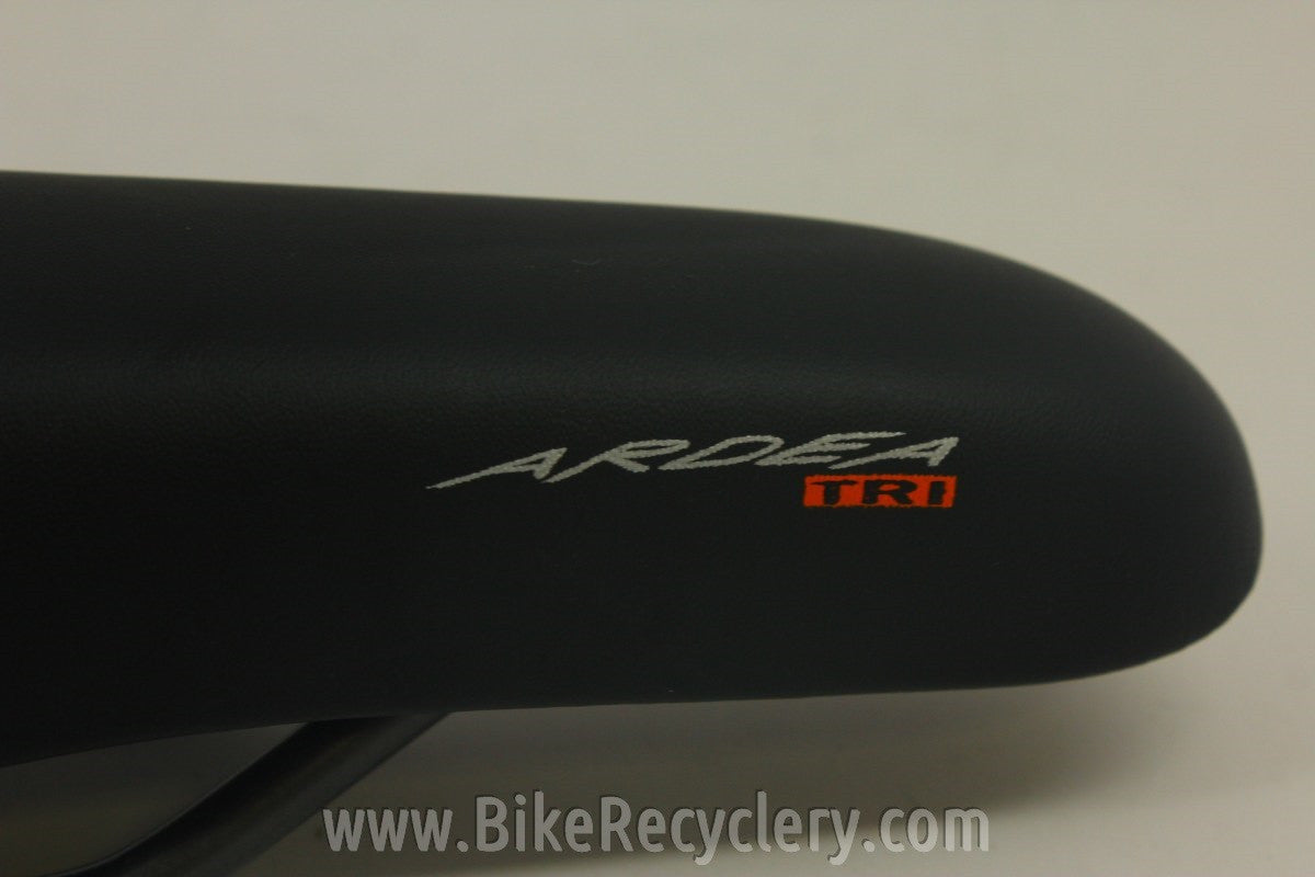 NEW Fizik Ardea Tri Saddle: Black/White