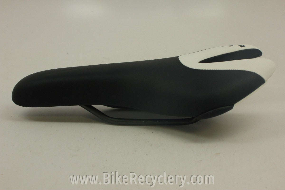 NEW Fizik Ardea Tri Saddle: Black/White