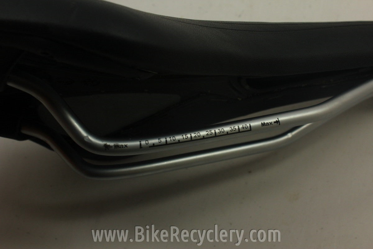 Giant TCR Saddle: Shaped like Fizik Arione or Gobi NEW