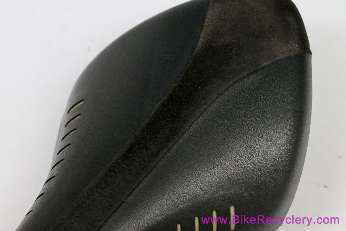 Fi'zi:k Arione Saddle: K:ium Rails - Black / Suede (NEW, Take-Off)