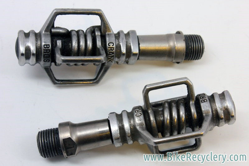 Crank Brothers Eggbeater Pedals: Silver / Black