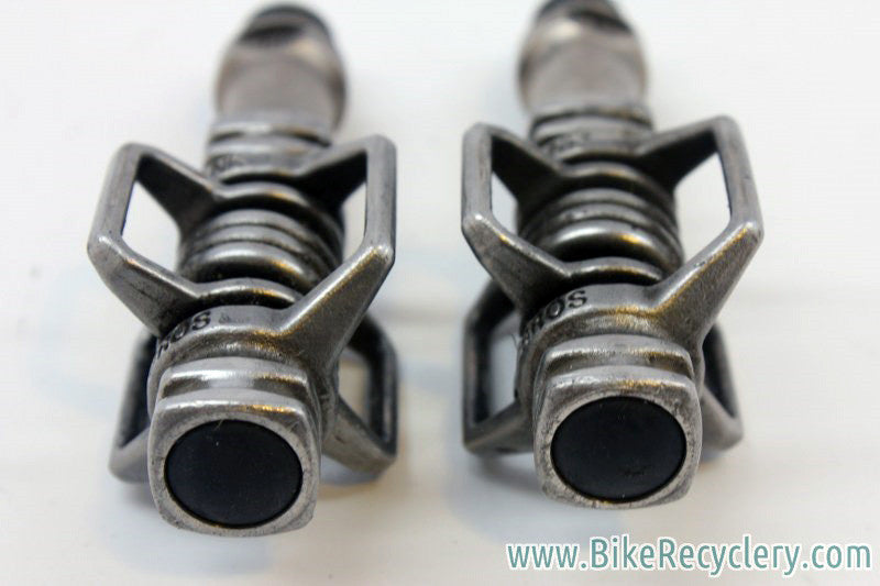 Crank Brothers Eggbeater Pedals: Silver / Black