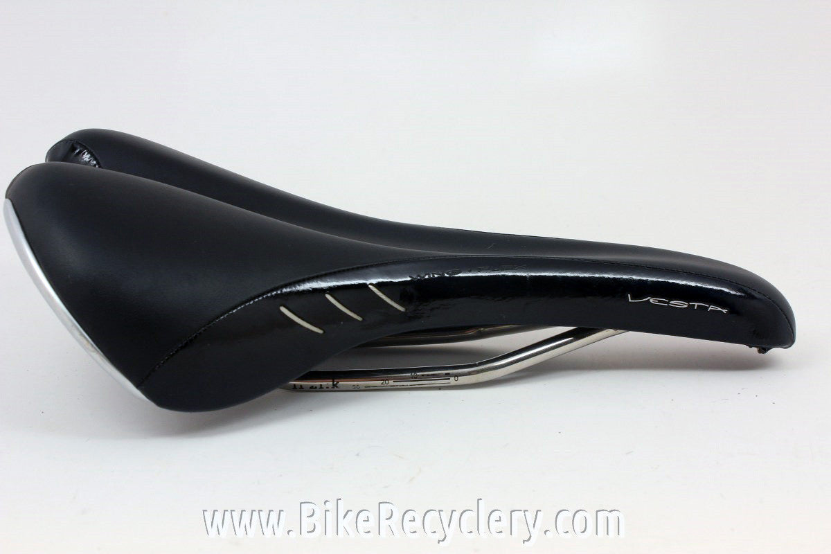 Fizik Vesta Kium Saddle: Women's Specific, Black