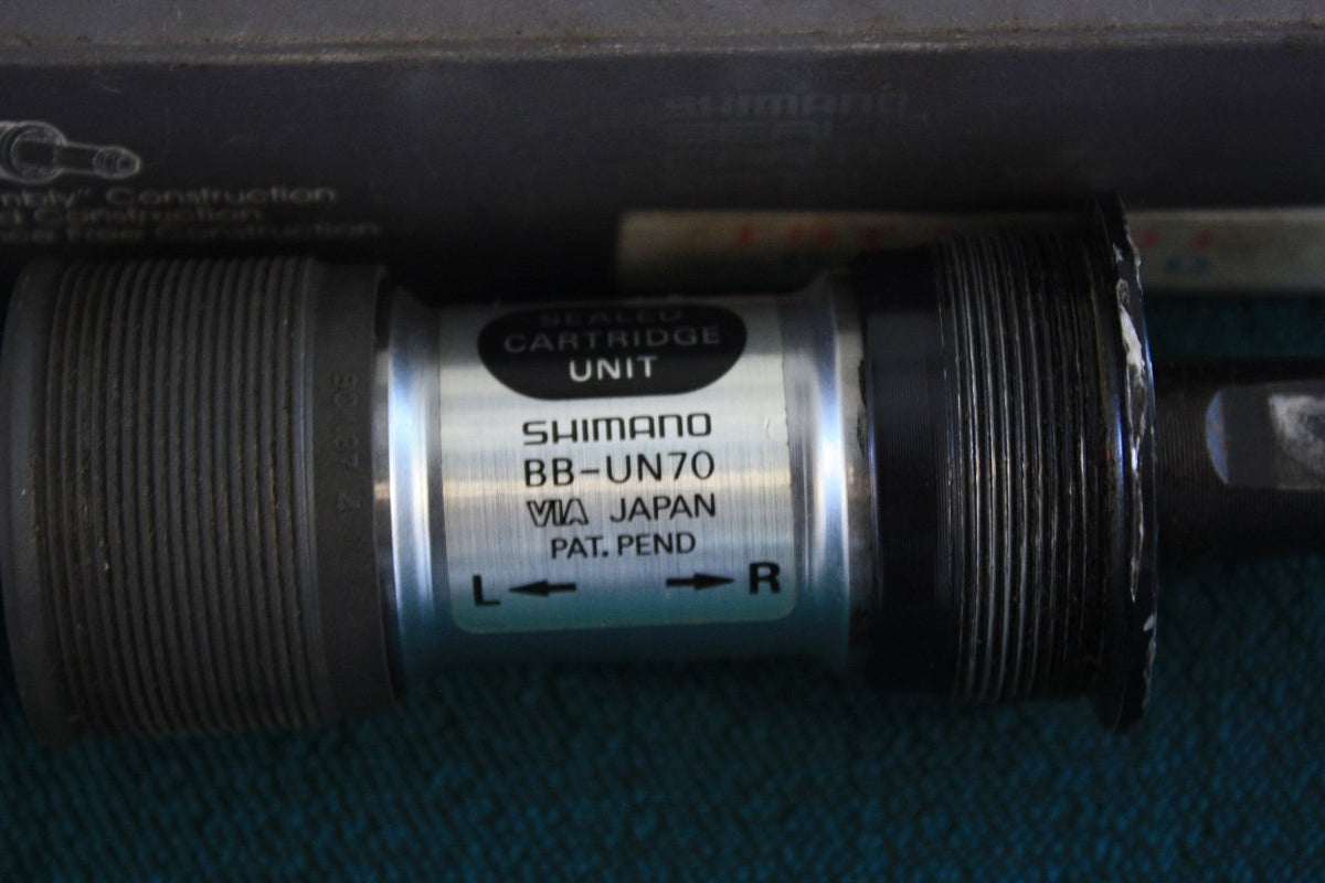 Shimano XT/Ultegra BB-UN70 Square Taper Bottom Bracket: 122.5 x 73mm