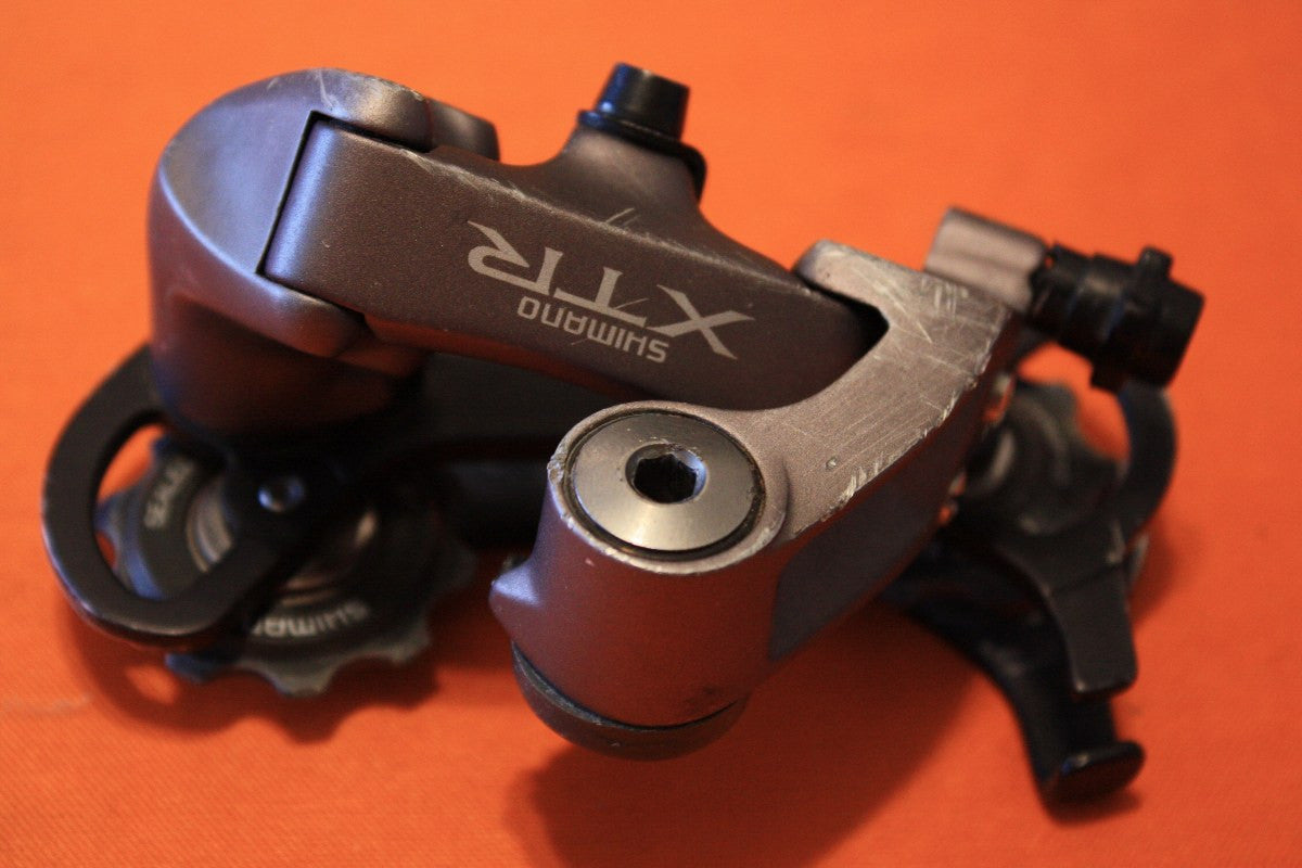 Shimano XTR RD-M950 Rear Derailleur: Mid Cage