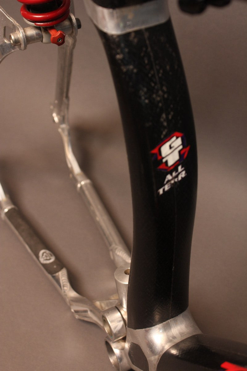 1998 GT STS 1000-DS Frame: Thermoplastic Carbon Fiber, Rockshox Super Deluxe, RARE