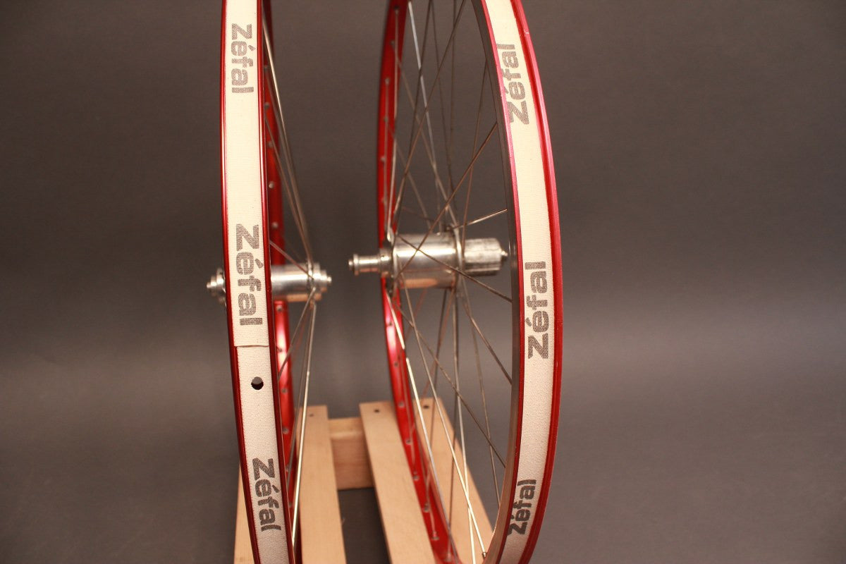 White Industries Ti / Velocity Synergy 26" Wheelset: Red Anodized, 32H 8/9/10sp Rim Brake