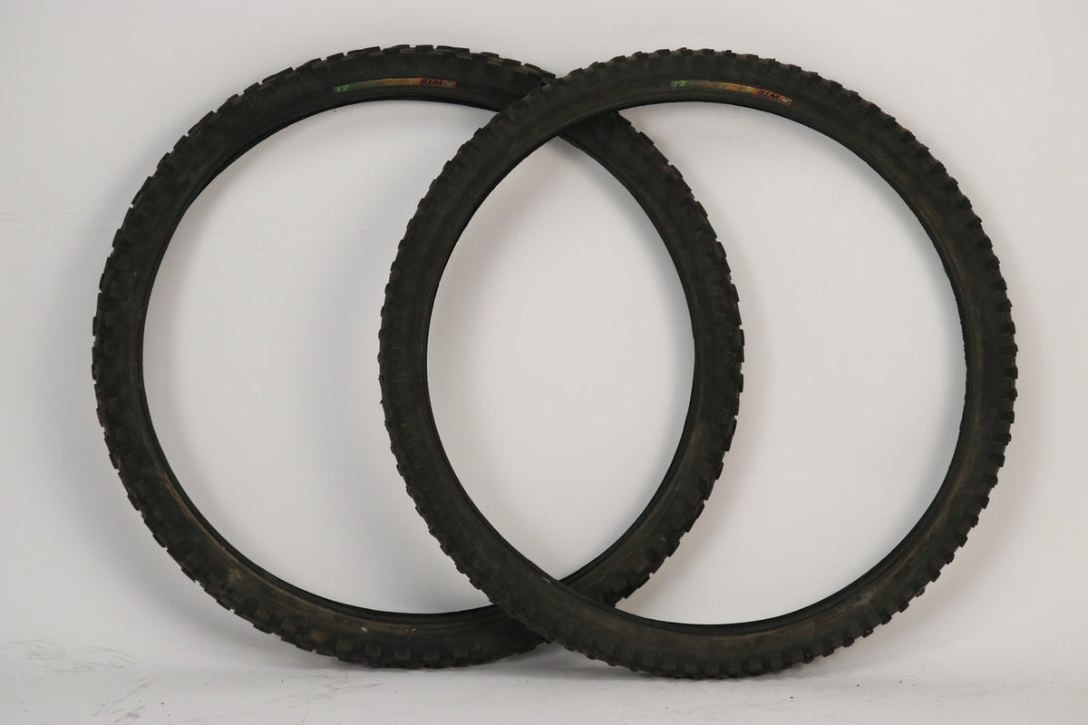 WTB Velociraptor Tires: 26 x 2.4" Front & 2.1" Rear - Pair - Black (EXC)