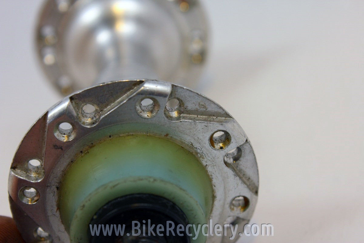 Shimano 600 AX Front Hub: HB-6361, 32H RARE