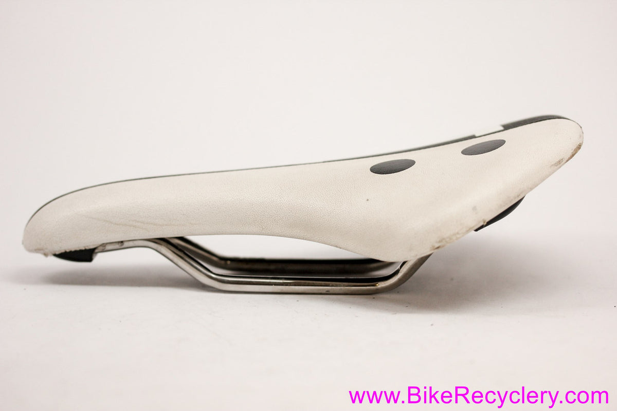 Fizik Ares Kium Saddle: Tri and TT - Black & White - Short Design (EXC+)