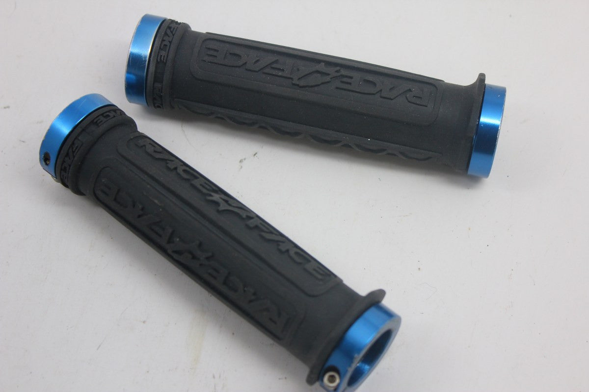Race Face Grips: Lock-On, Black w/ Blue Rings