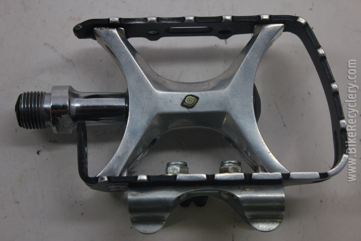 Suntour XC Pro Pedals w/ WTB Toe Flips: WTB Grease Guard, Black, Axle Plugs EXC