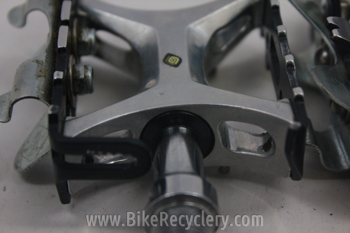 Suntour XC Pro Pedals w/ WTB Toe Flips: WTB Grease Guard, Black, Axle Plugs EXC