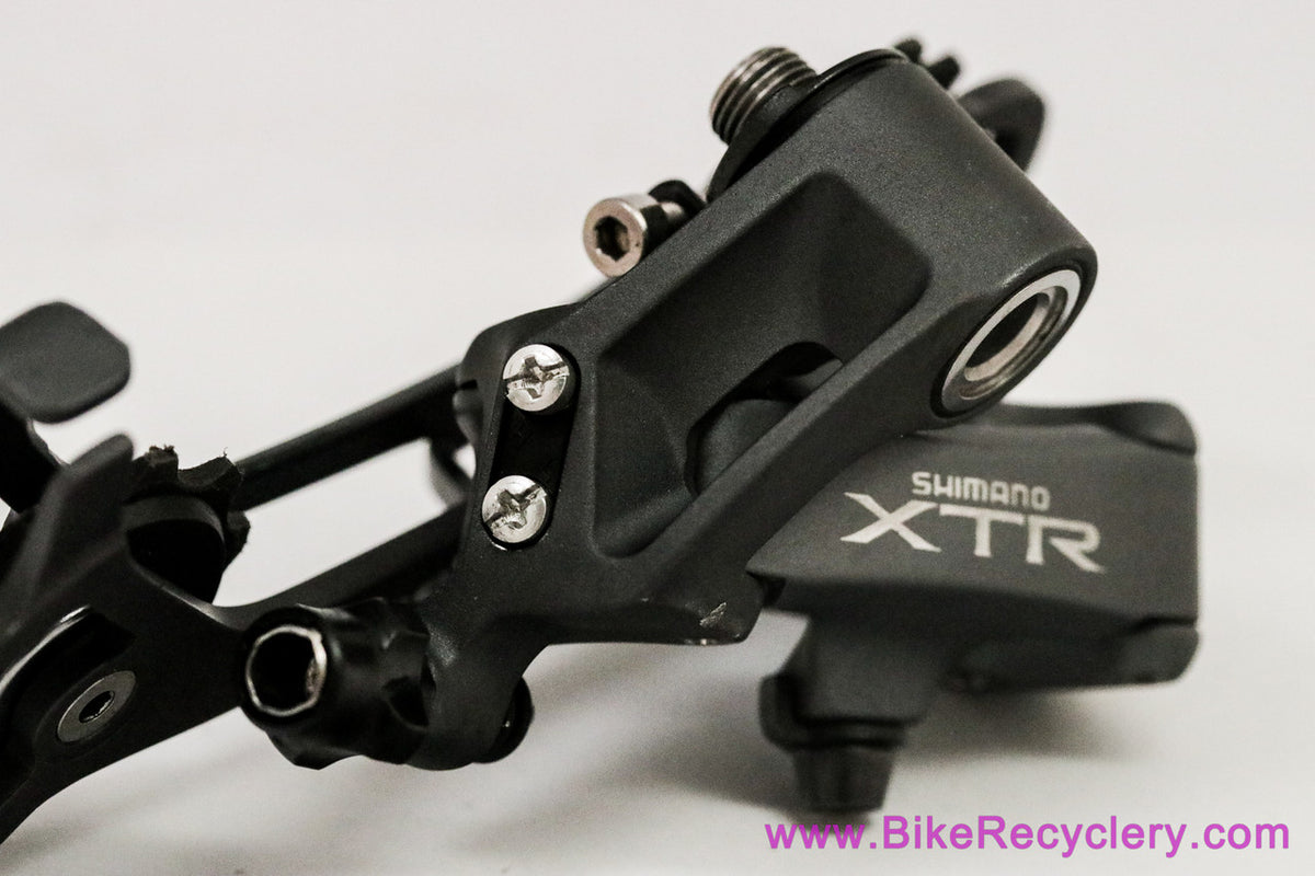 Shimano XTR RD-M952 Rear Derailleur: Long Cage SGS (Near Mint++ Low Miles)