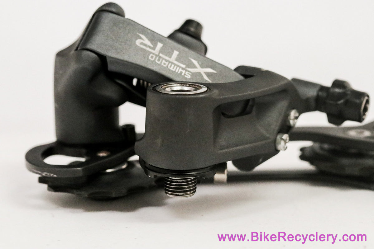 Shimano XTR RD-M952 Rear Derailleur: Long Cage SGS (Near Mint++ Low Miles)