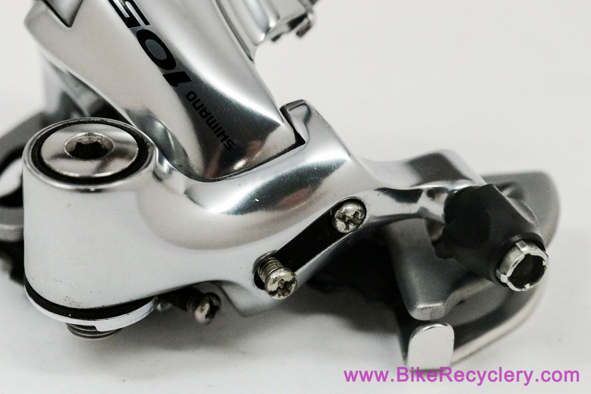 Shimano 105 RD-5600 Rear Derailleur: 10 Speed - Short Cage - Silver (New Take-Off)