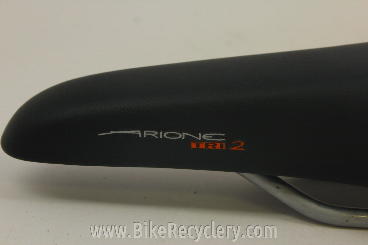 NEW Fizik Arione Tri 2 Saddle: Black/Red, Several Available