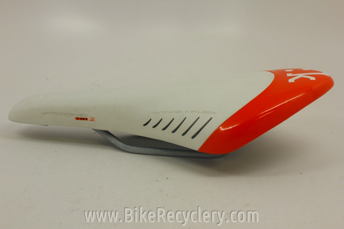 NEW Fizik Arione Tri 2 Saddle: White / Red