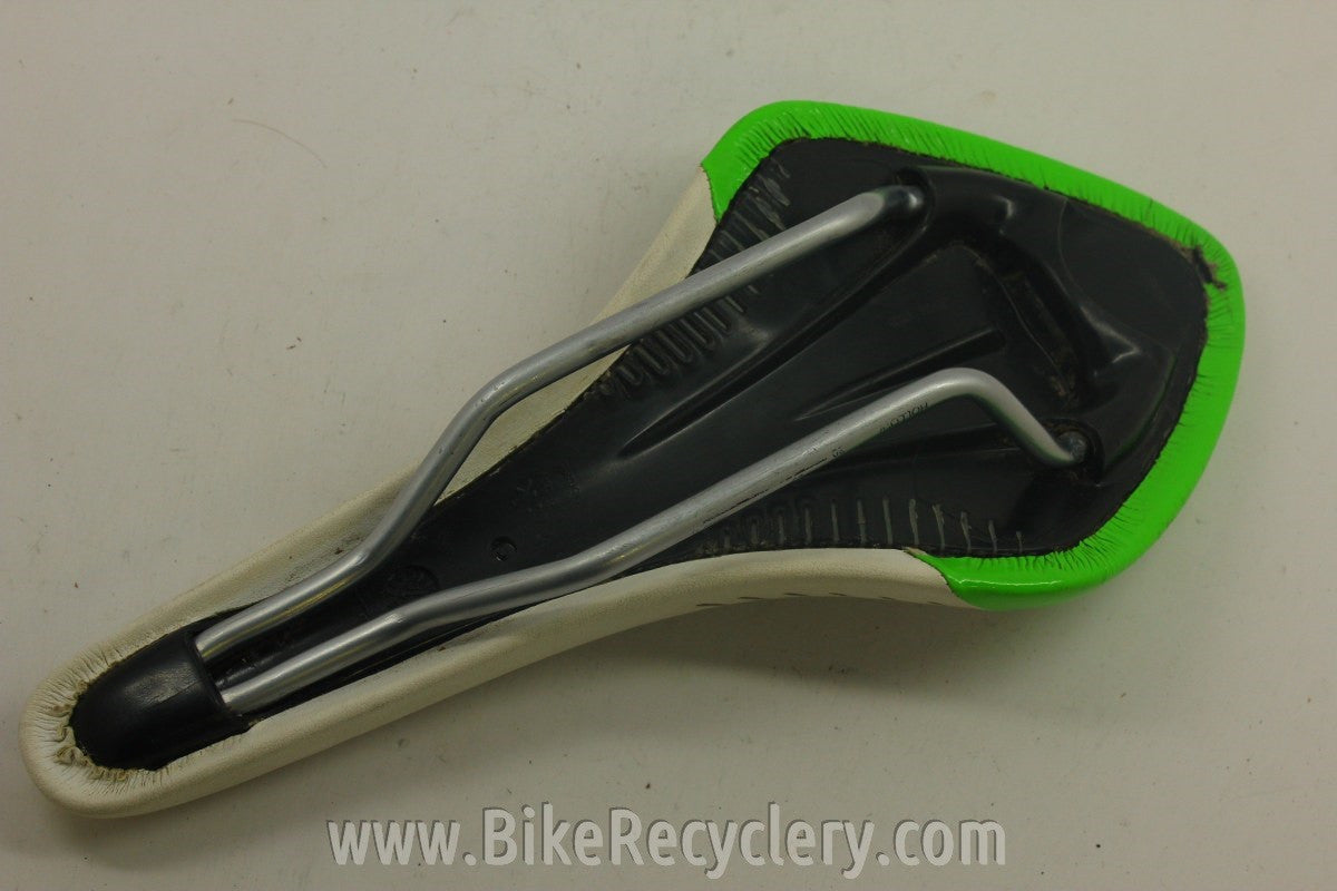 Fizik Arione Tri 2 Saddle: White / Green