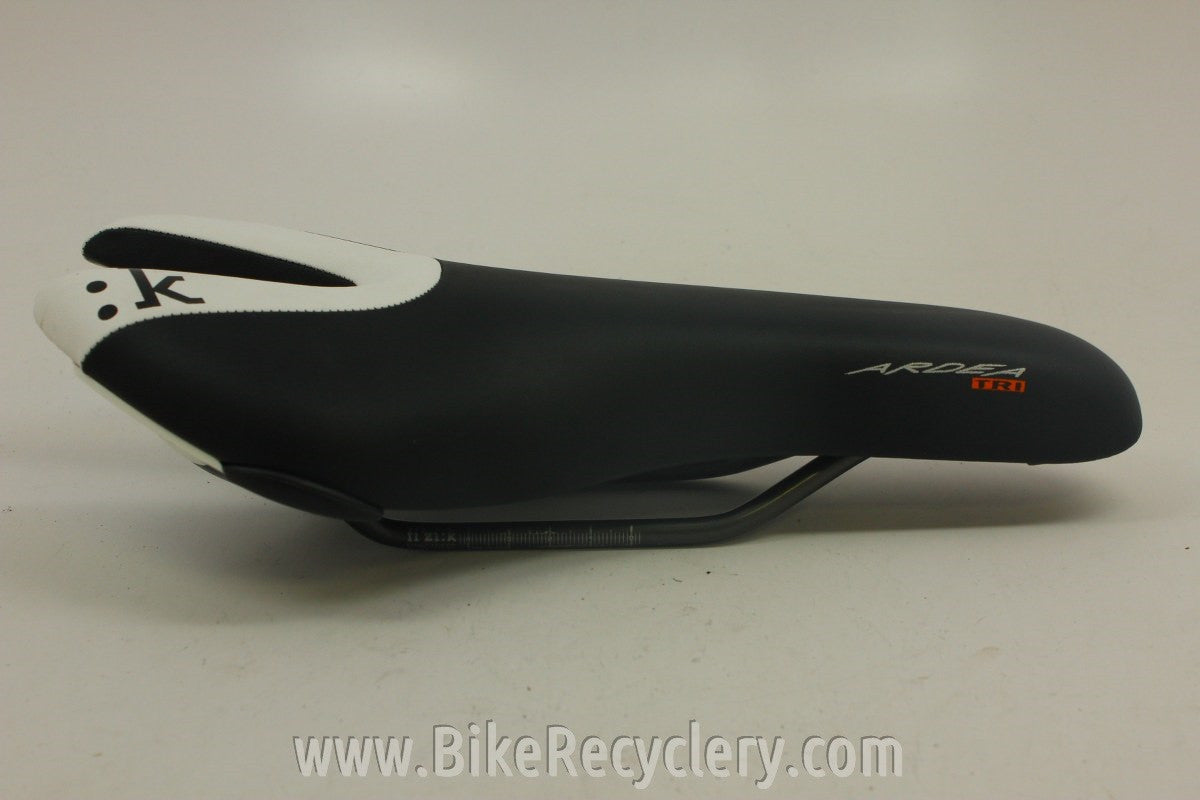 NEW Fizik Ardea Tri Saddle: Black/White