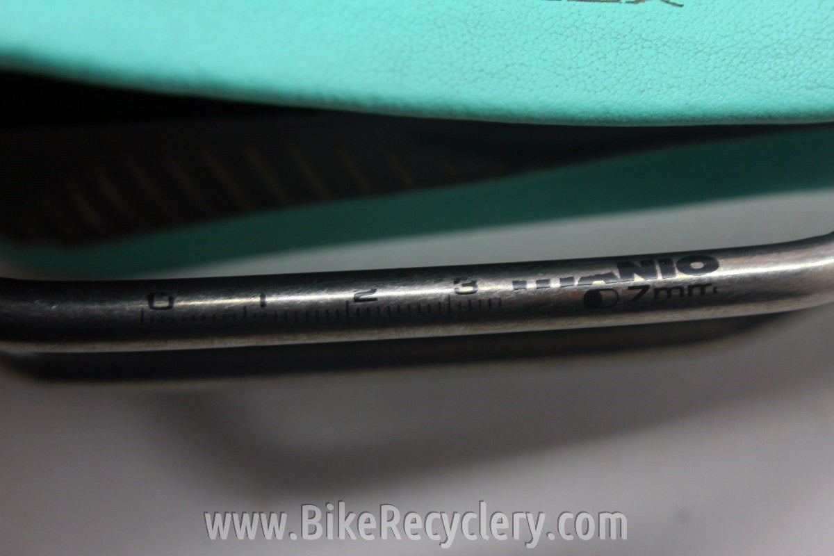 Bianchi Celeste Fizik Arione Saddle: Titanio Ti