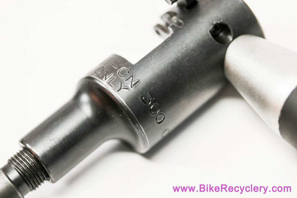 Campagnolo UT-CN300 Chain Breaker Tool: 11/12 Speed (Lightly Used)