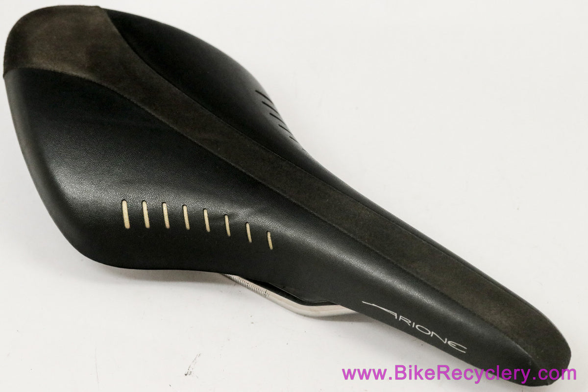 Fi'zi:k Arione Saddle: K:ium Rails - Black / Suede (NEW, Take-Off)