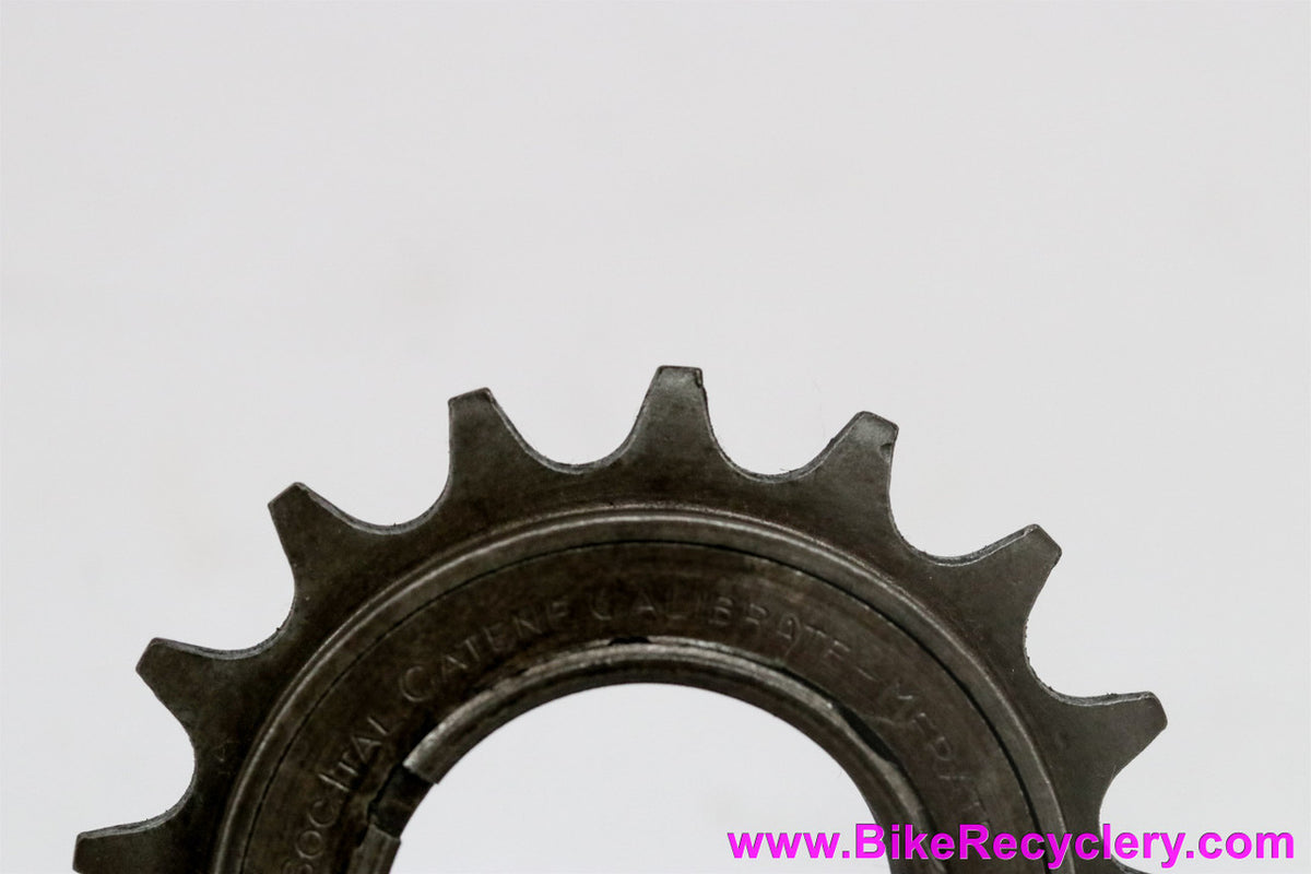 Regina Extra Single Speed Freewheel: 17t x 1/8" (Barely Ridden Near Mint+)