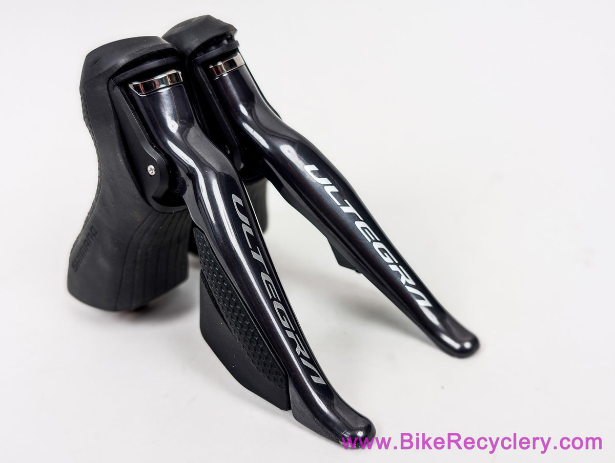 Shimano Ultegra ST-R8070-R Di2 STI Shifters: 11s - Hydraulic (<50 mi NEAR MINT+++))