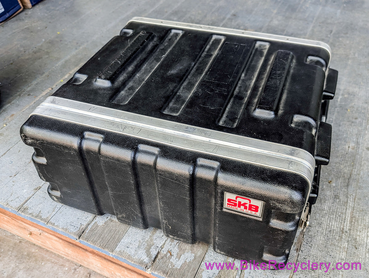Marshall 9200 Dual Monobloc Tube Power Amp + SKB Rack Case: 100/100W (Mint Cosmetic, Bad Tubes)