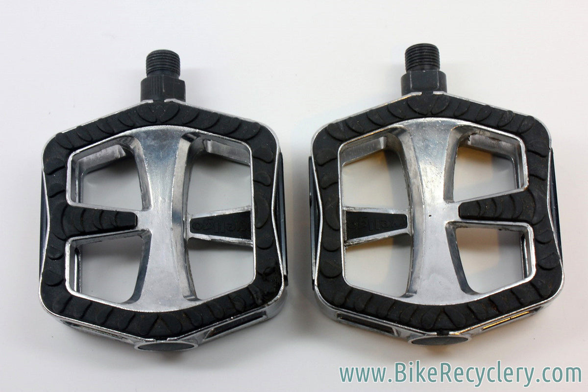 Commuter Platform Pedals: Rubber Grips, Reflectors, Wide, New