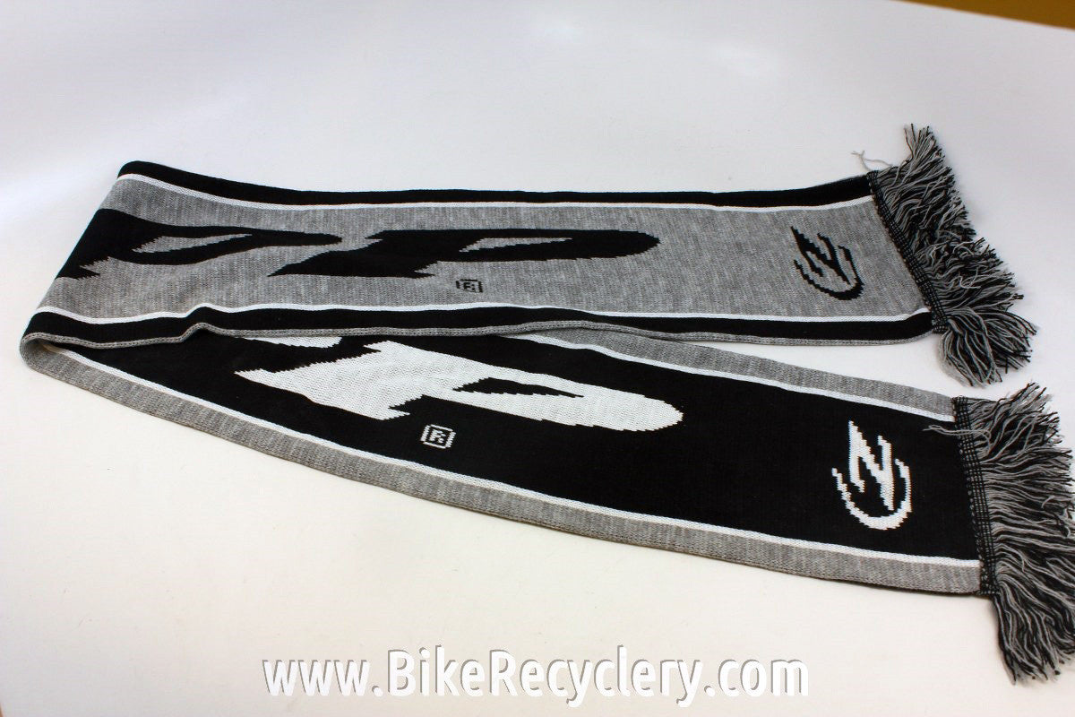 Zipp Speed Weaponry Winter Scarf: Black Grey White