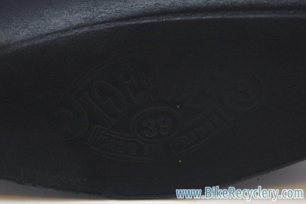 Ideale 39 Leather Saddle: Blacked Out to the max