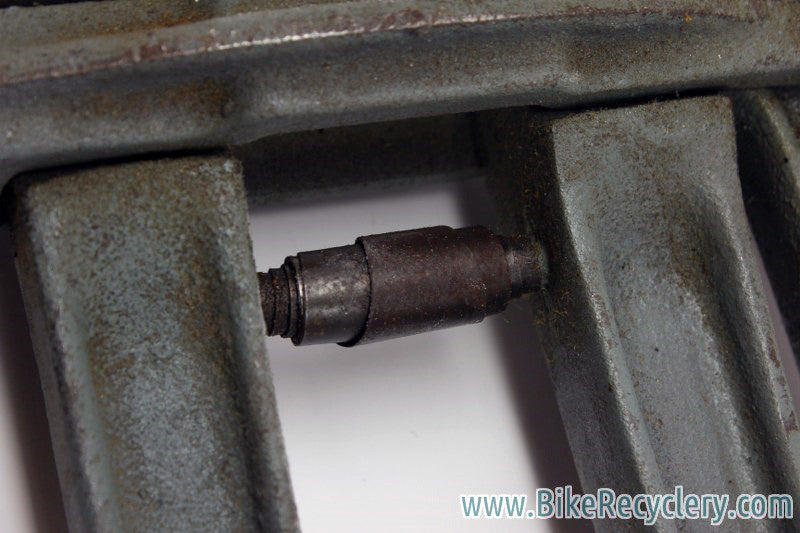 VAR 07 Cotter Press: Removes & Installs Cotter Pins, "Constructeur" Type
