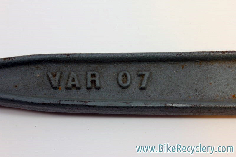 VAR 07 Cotter Press: Removes & Installs Cotter Pins, "Constructeur" Type