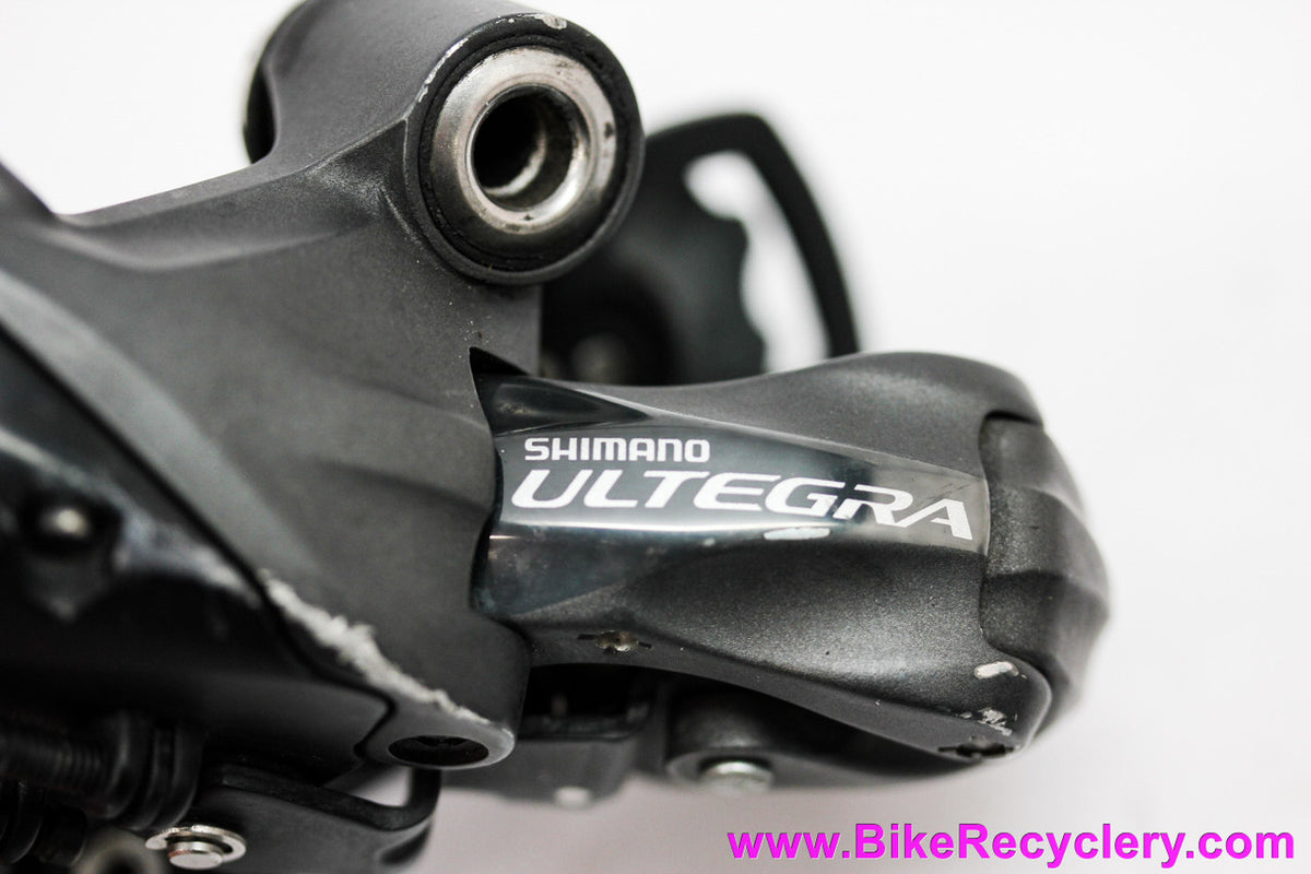 Shimano Ultegra Di2 6770 Group: F/R Derailleurs - STI Shifters - Wiring/Battery (long)