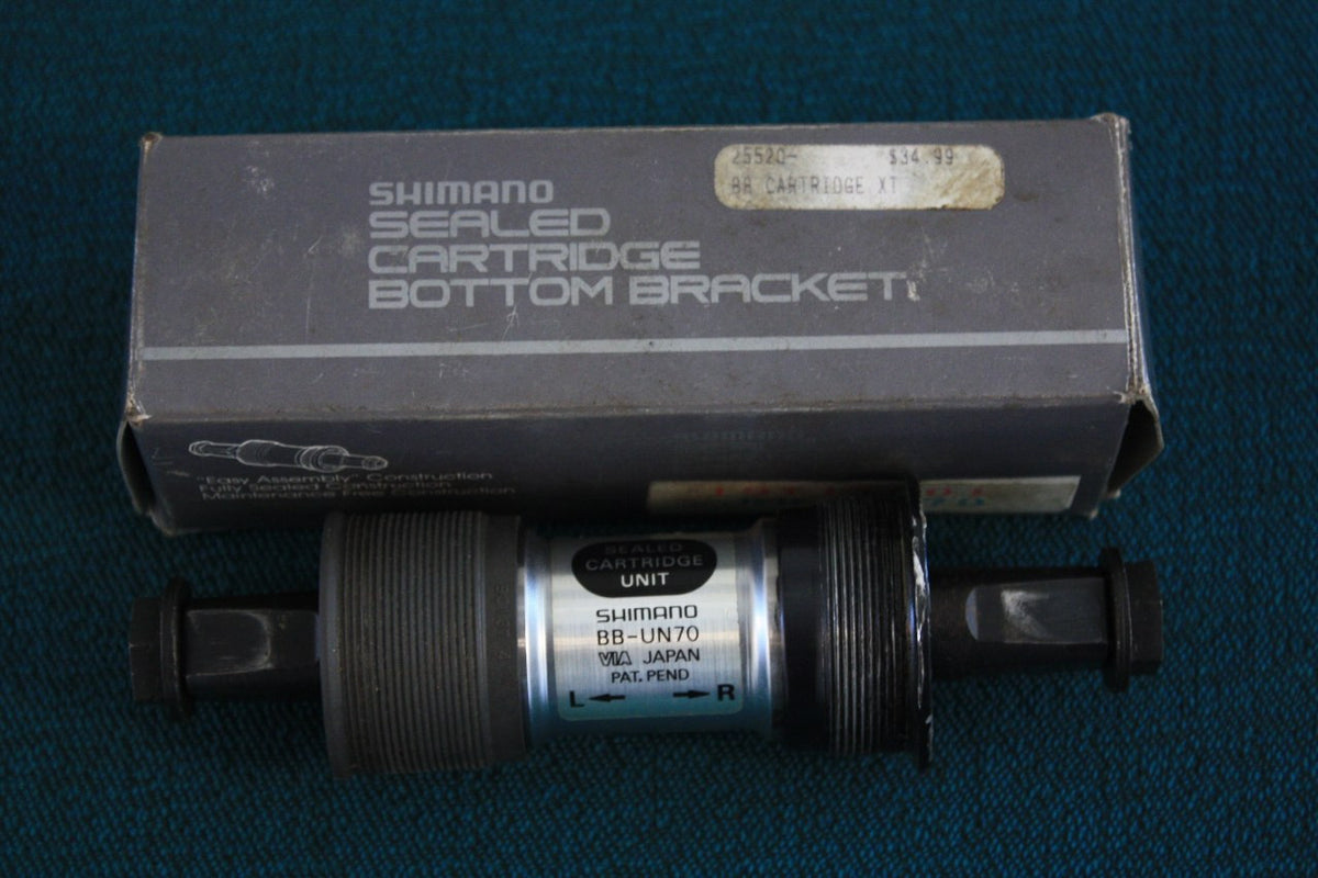 Shimano XT/Ultegra BB-UN70 Square Taper Bottom Bracket: 122.5 x 73mm