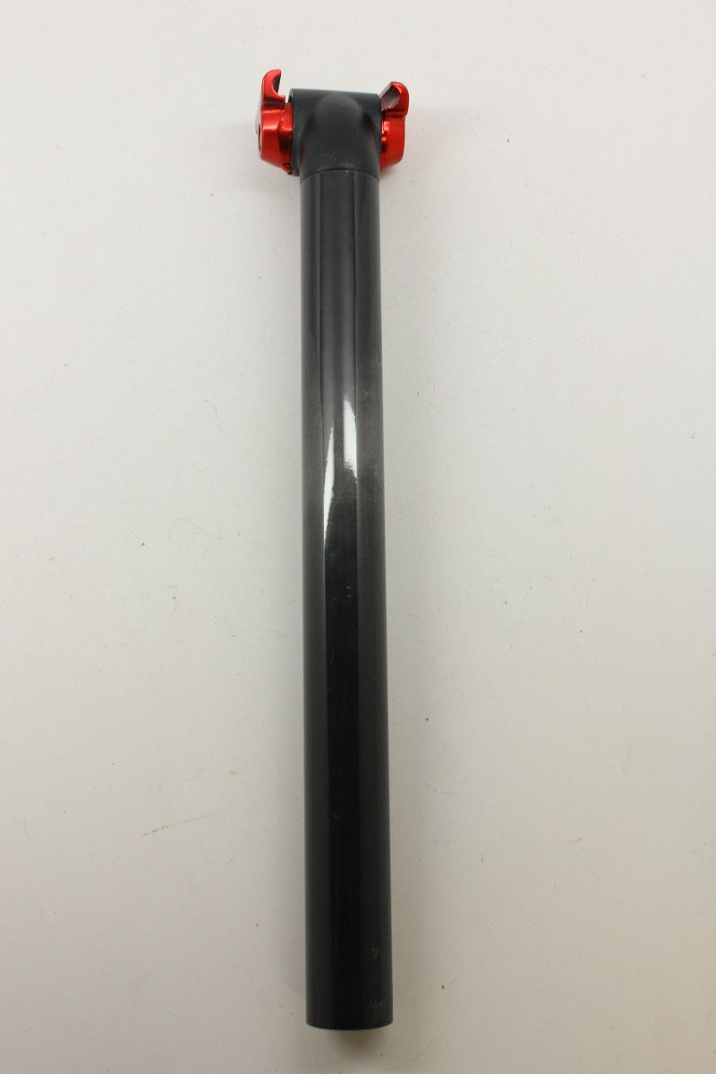 NEW Carbon Seatpost: 31.6mm, Black w/ Red Clamp