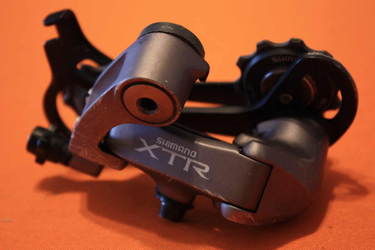 Shimano XTR RD-M950 Rear Derailleur: Mid Cage