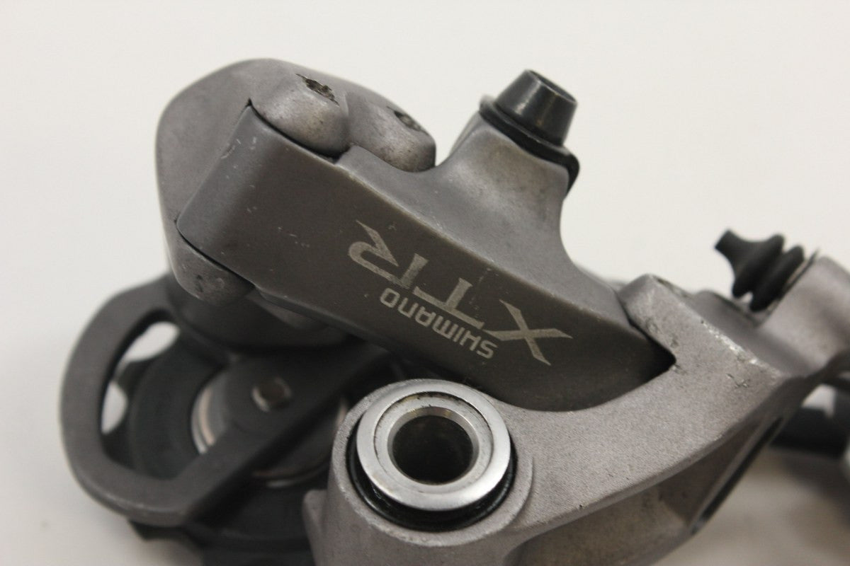 XTR RD-M952 Rear Derailleur: Bullseye Pulley