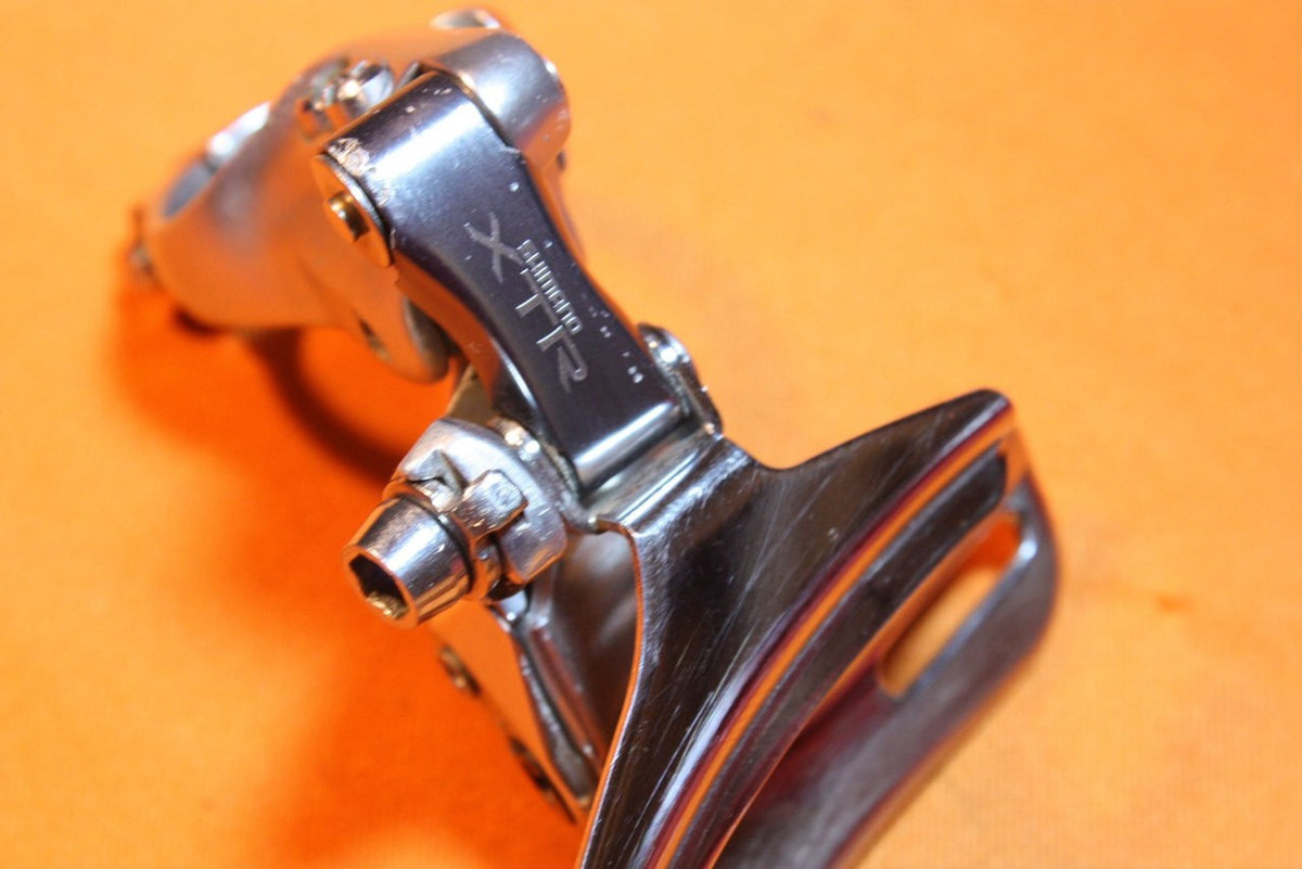 Shimano XTR FD-M901 Front Derailleur: 31.8 Top Pull